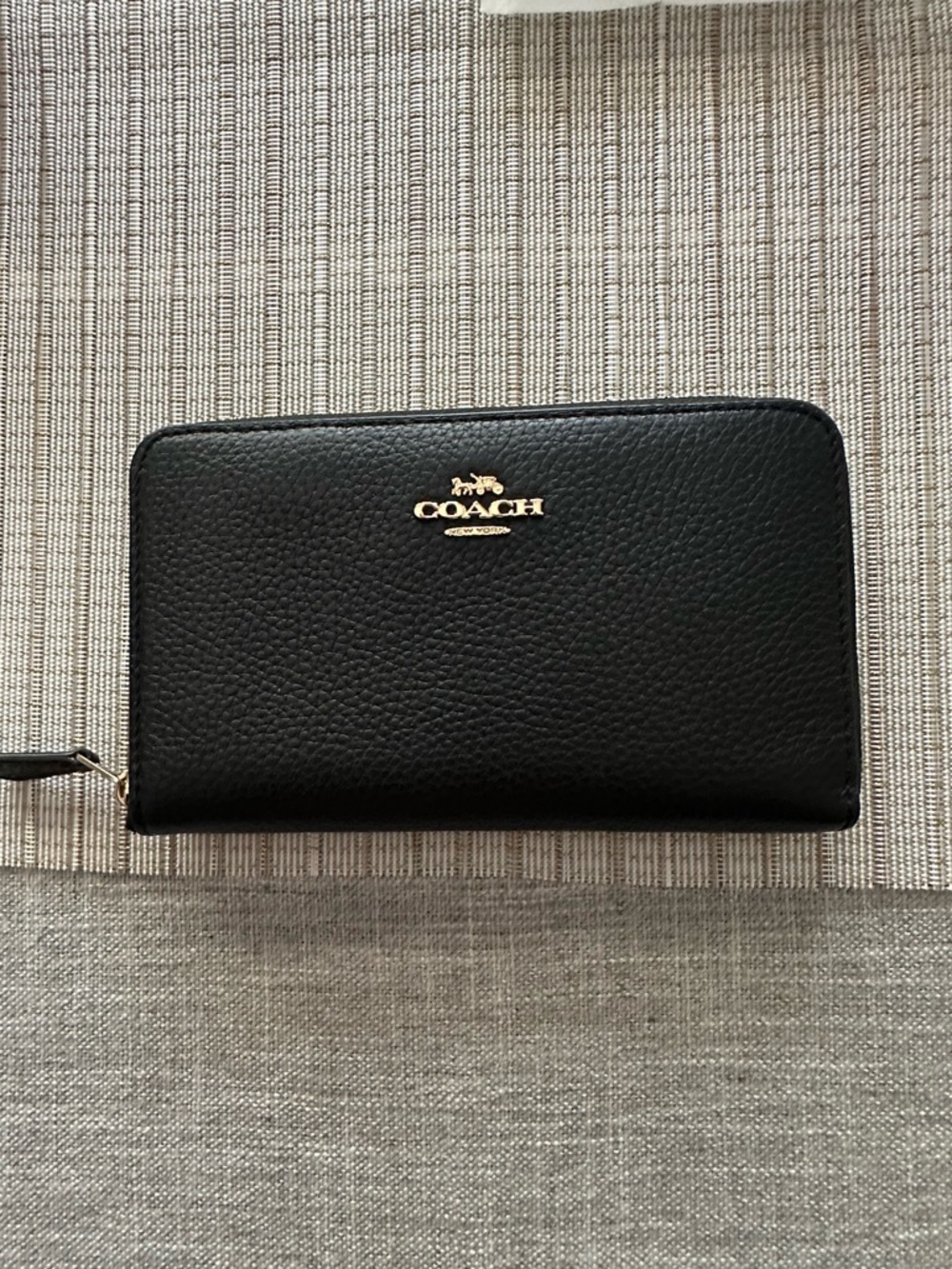 Coach Medium Id Zip Wallet - Picture 10 of 14